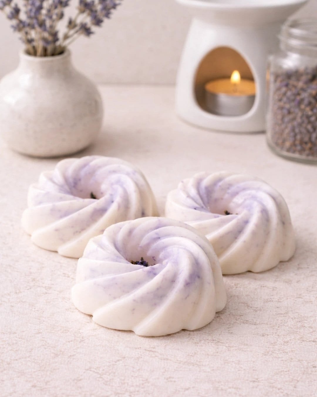 Fondants parfumés artisanaux Violette Délicate - cire naturelle coulée à la main - Niõ