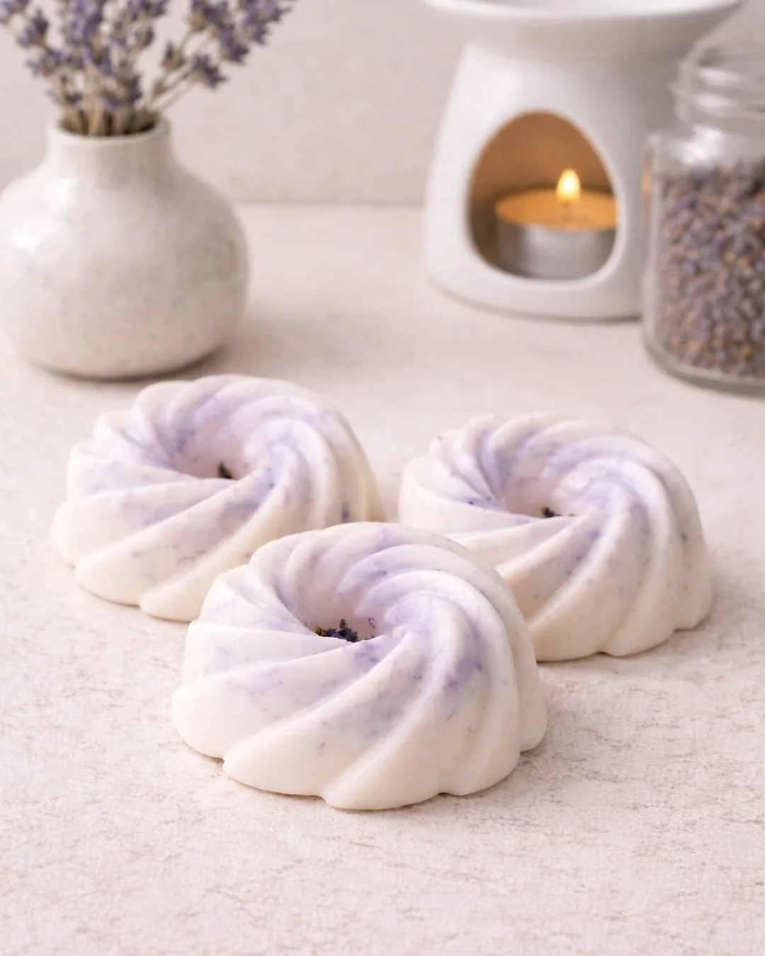 Fondants parfumés artisanaux Violette Délicate - cire naturelle coulée à la main - Niõ