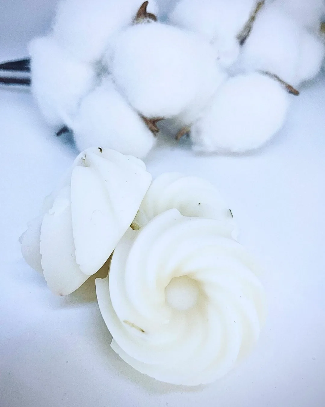 Fondants parfumés Fleur de Coton - Parfum apaisant et cocooning - en cire naturelle coulée à la main - Niõ