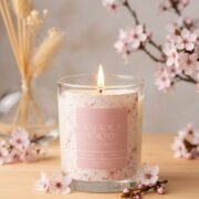 bougie parfumée balade à tokyo - fleur de sakura - fait main - Niõ par N'importe où bougie parfumée balade à tokyo - fleur de sakura - fait main - Niõ par N'importe où