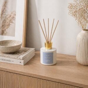 Diffuseur de parfum à bâtonnets Fleur de Coton- Matin à Stockholm - Parfums du Monde - Niõ Diffuseur de parfum à bâtonnets un Matin à Stockholm - Fleur de Coton