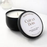 Bougie parfumée Cuir et Bois - Fait Main - Collection Khroma - Nio par N'importe où Bougie parfumée Cuir et Bois - Fait Main - Collection Khroma - Nio par N'importe où