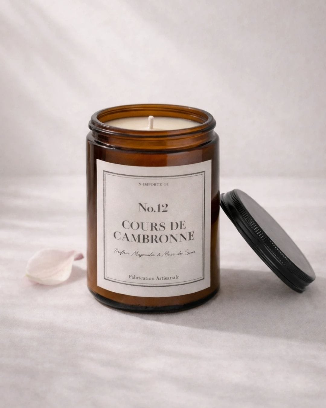 Bougie parfumée - Magnolia & Musc de Soie-12 Cours de Cambronne - Fait Main - Niõ par N'importe où Bougie parfumée - Magnolia & Musc de Soie-12 Cours de Cambronne - Fait Main - Niõ par N'importe où