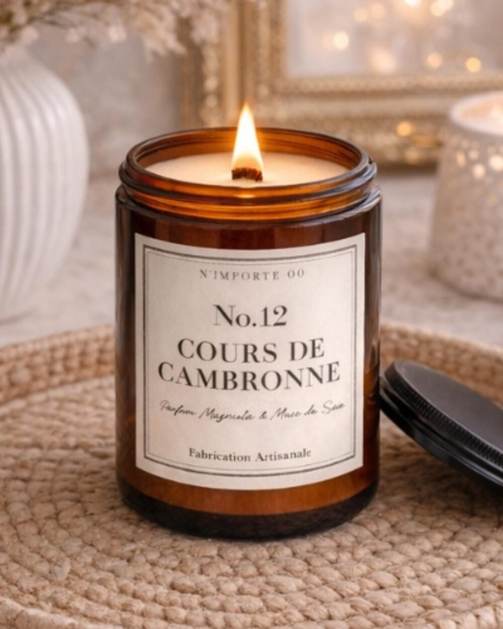 Bougie parfumée - Magnolia & Musc de Soie-12 Cours de Cambronne - pot en verre - meche en bois - Niõ Bougie parfumée - Magnolia & Musc de Soie-12 Cours de Cambronne - pot en verre - meche en bois - Niõ