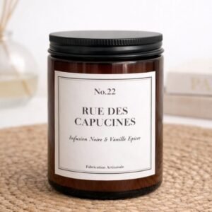 Bougie parfumée Thé Noir et Vanille épicée - 22 rue des Capucines - Premium - Niõ par N’importe où Bougie parfumée Thé Noir et Vanille épicée - 22 rue des Capucines - Premium - Niõ par N’importe où