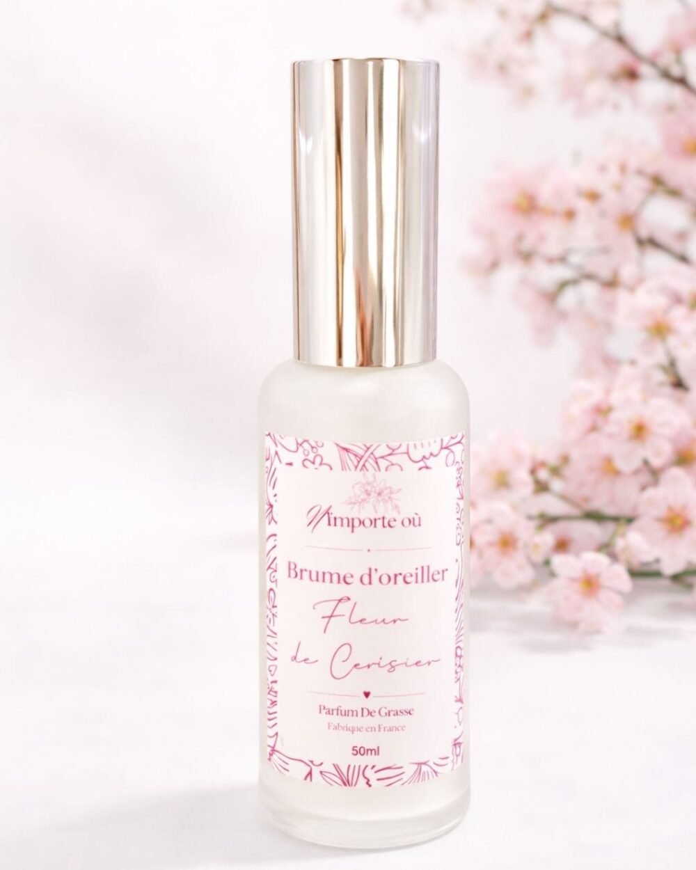 Brume d’oreiller Fleur de Cerisier - rituel de nuit - flacon en verre - Niõ par N’importe où Brume d’Oreiller Fleur de Cerisier – Rituel Nuit Floral Délicat & Apaisant
