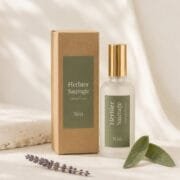 Brume d'ambiance Herbier Sauvage de Niõ et son écrin en carton recyclé